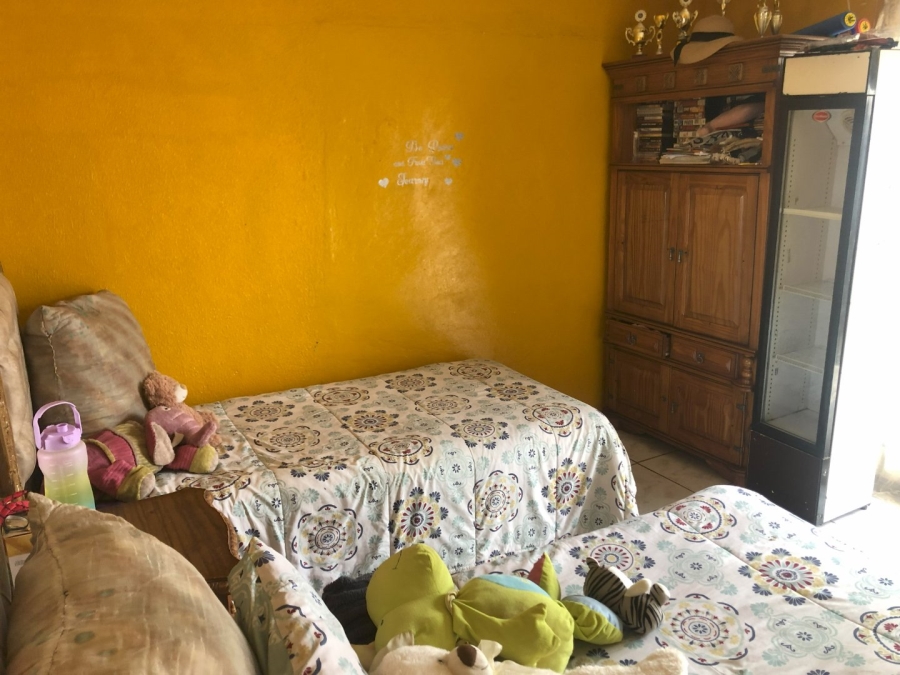 4 Bedroom Property for Sale in Molifi Tau Kloof Free State